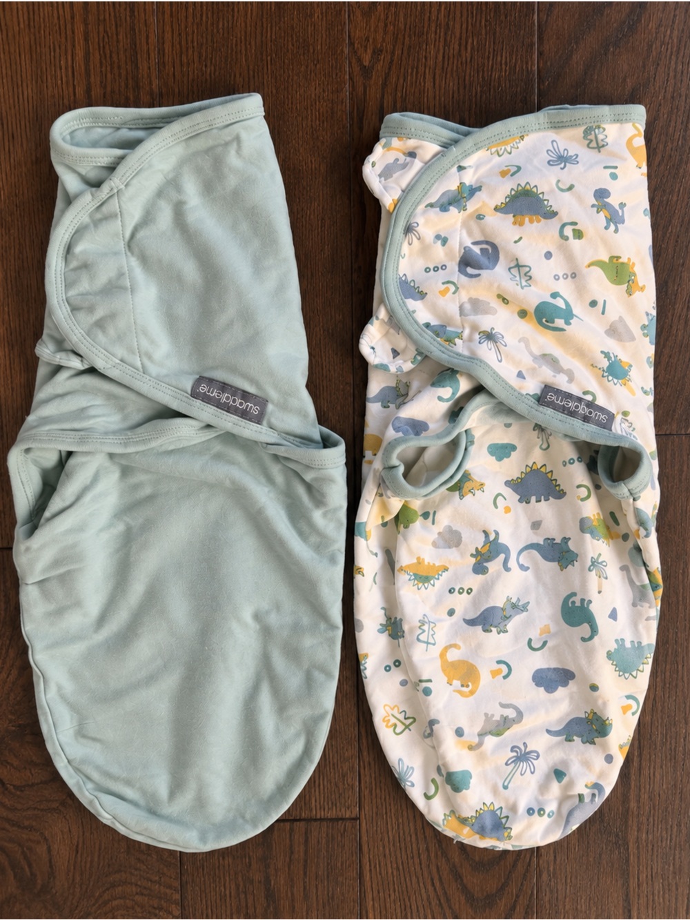 SwaddleMe Original Swaddle Wraps Dinosaur Sage Green 0-3M 2 Pack 🌿 3/$20 🌿